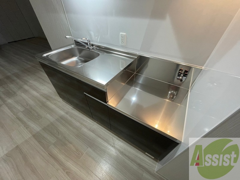 キッチン　キッチンです。ご自身でコンロを設置していただけます。