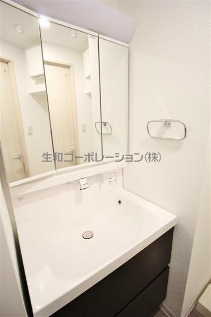 洗面設備　ＶＡＬＥＮＴＩＡ麻布