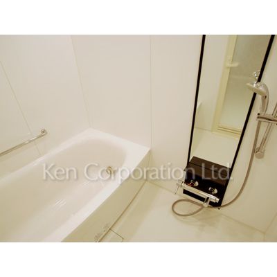 バス・シャワールーム　同タイプ4階のお部屋を撮影。仕様が異なることがあります。