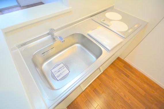 キッチン　オシャレなシステムキッチン。お料理好きには嬉しいですね。