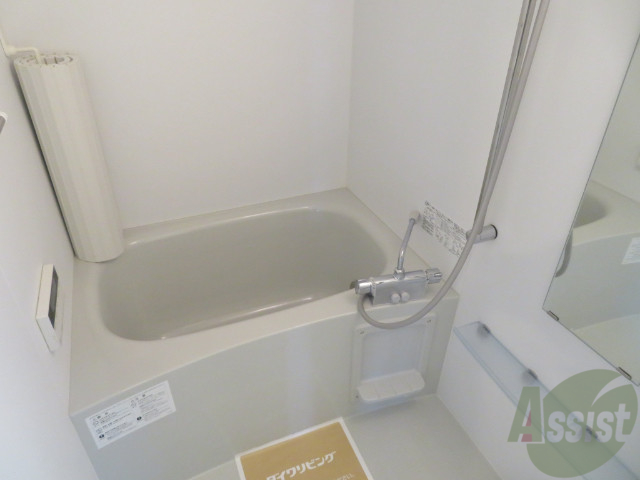 バス・シャワールーム　バスルームはこちらです。広々としてゆったり休めます。