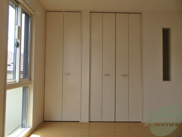 収納　収納スペースはコチラ。中が気になりますね～。