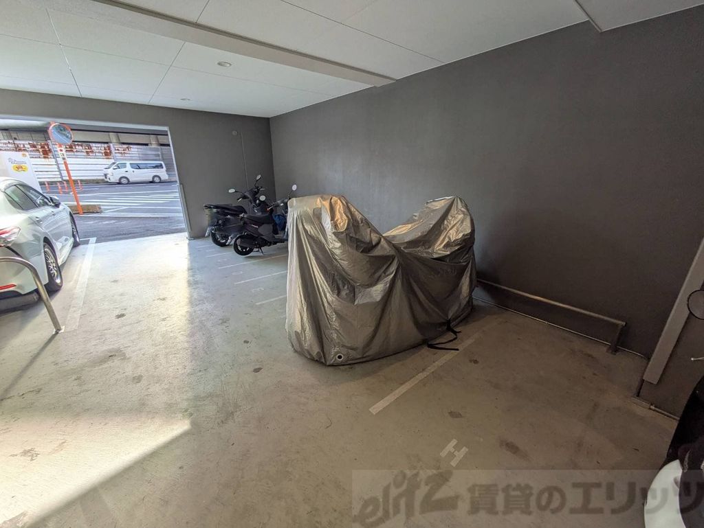 駐車場　駐車場