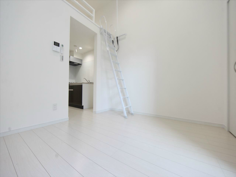 居室・リビング　洋室6.1帖　ロフト5帖（収納でも寝室でも使えます）