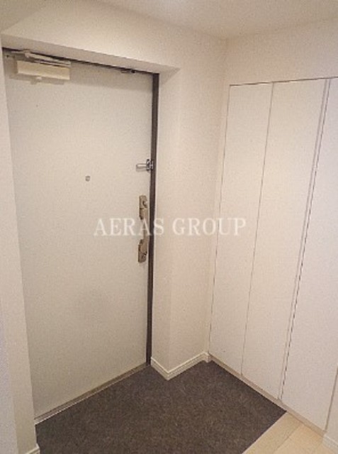 玄関　家具はイメージです