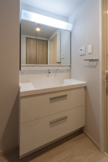 洗面設備　※写真は同タイプ住戸です。