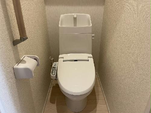 トイレ　温水洗浄便座
