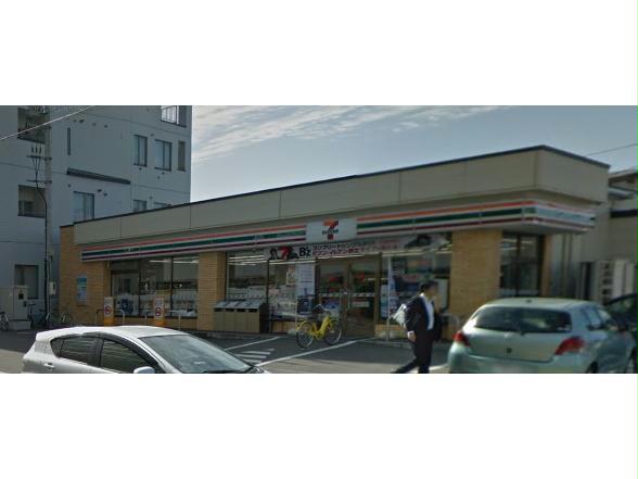 コンビニ　セブンイレブン函館五稜郭病院前店（コンビニ）まで689m