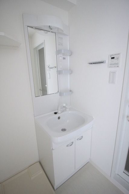 洗面設備　やっぱりうれしい独立洗面台