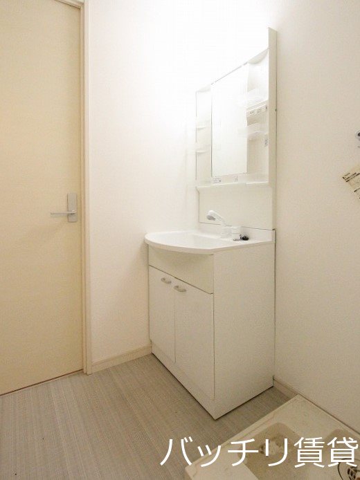 洗面設備　同型タイプの為、現状を優先致します。