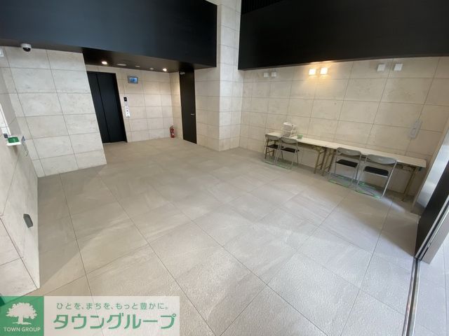 エントランス　エントランス