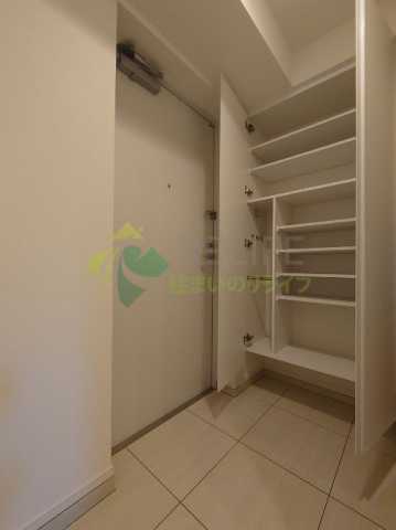 玄関　ステージグランデ目白学習院下