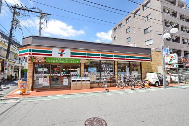 コンビニ　セブンイレブン世田谷喜多見駅前店（コンビニ）まで450m