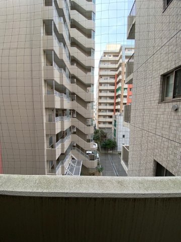 眺望　独立洗面台あり、毎朝おしゃれに忙しい女性の方におすすめです