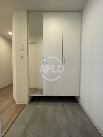 玄関　アーバネックス西本町　玄関スペース