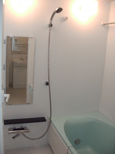 バス・シャワールーム　追焚機能・浴室乾燥機付浴室です☆☆