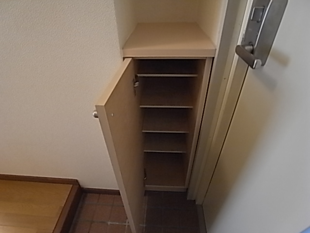 玄関　シューズボックス