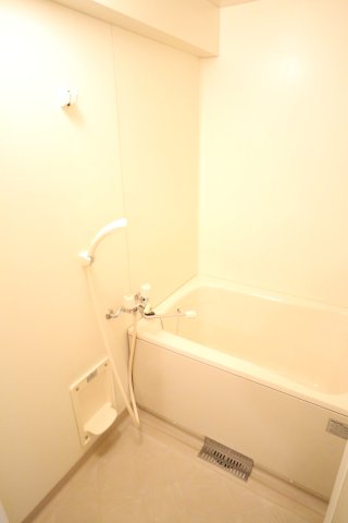 バス・シャワールーム　803号室の写真を使用しています。