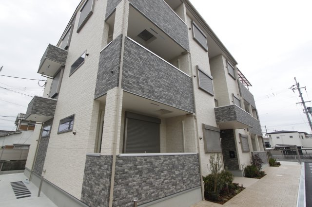 建物外観　オートロック付２ＬＤＫアパート！