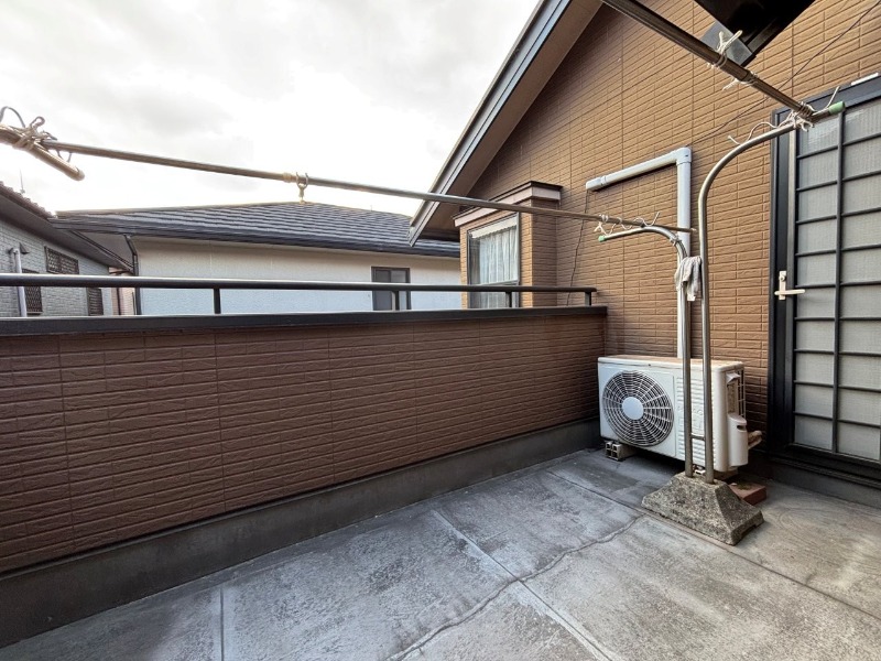 バルコニー　２階寝室からも出れるバルコニー