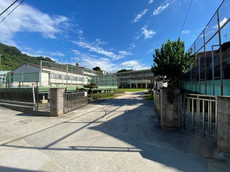 小学校　呉市立警固屋小学校（小学校）まで1753m