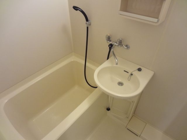 バス・シャワールーム　♪サッパリ爽快バスタイム！♪