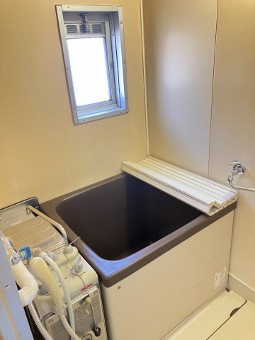 バス・シャワールーム　別部屋のお写真になります。