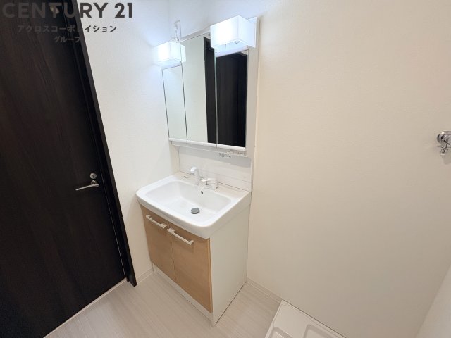 洗面設備　洗面所内に洗濯機置き場あり！