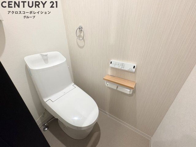 トイレ　温水洗浄便座機能付きのトイレです♪