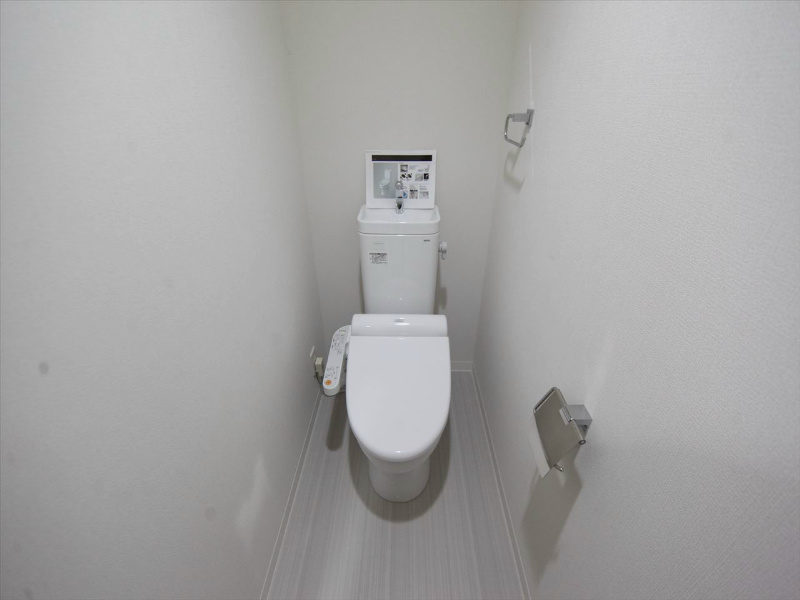 トイレ　温水洗浄暖房便座付トイレ