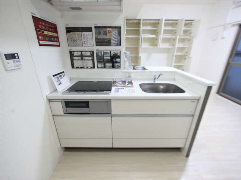 キッチン　システムキッチン（IH3口・グリル付）家具家電ご用意できます