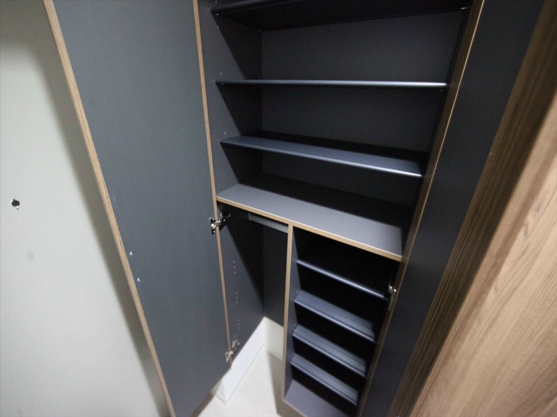 玄関　玄関　シューズボックス付（収納充実してます）