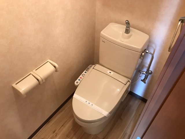 トイレ　シャワー付トイレ