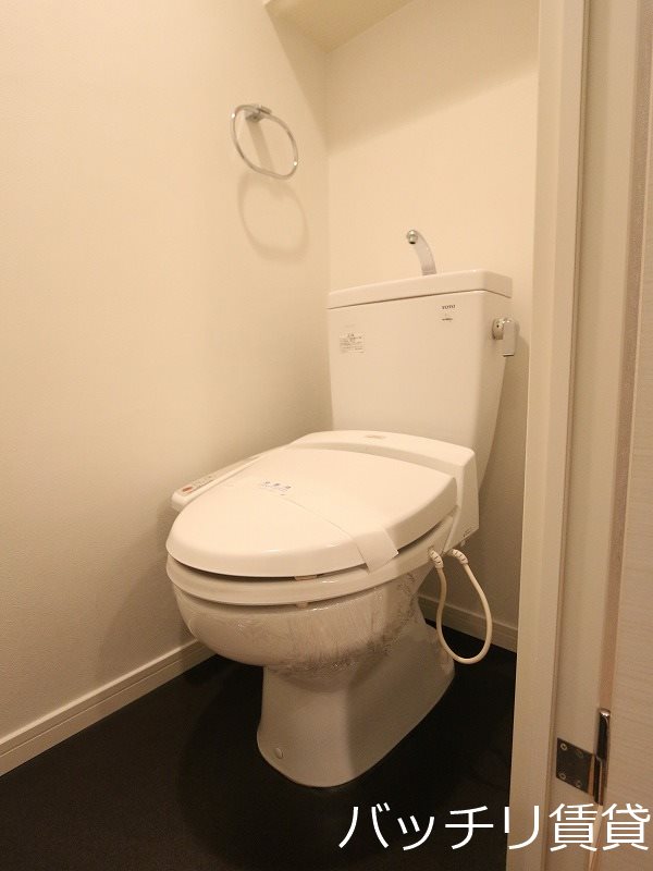 トイレ　画像は別号室イメージの為、現況を優先いたします。