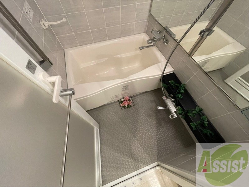 バス・シャワールーム　お風呂になります。一日の疲れを癒してくださいね。