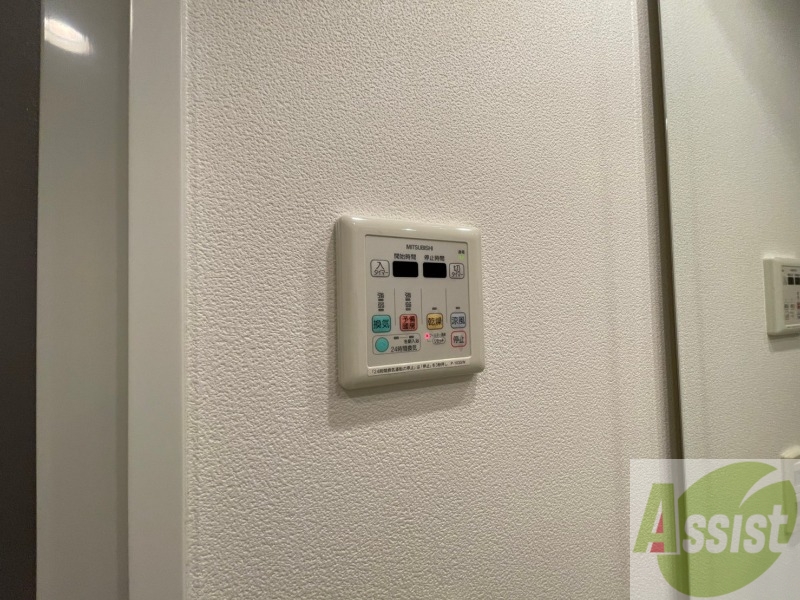 その他設備　こちらは、浴室乾燥機です！スイッチで簡単に操作できます！