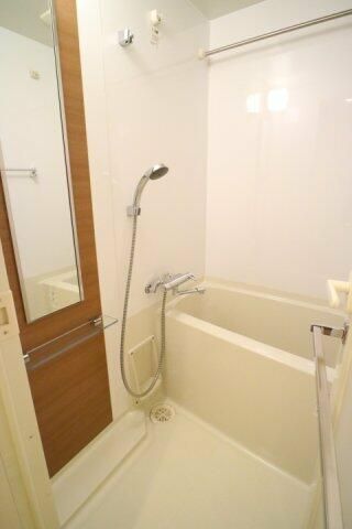 バス・シャワールーム　※写真は別部屋となります。