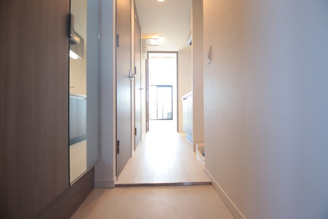 玄関　※別部屋の参考写真の為、原状優先です。