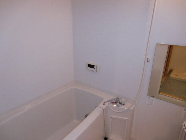 バス・シャワールーム　追焚給湯と浴室乾燥機付き