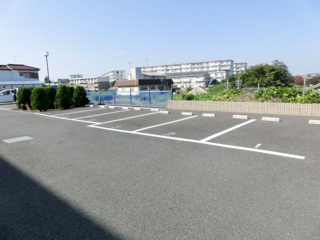 駐車場　広々敷地内の駐車場です。
