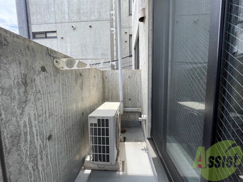 バルコニー　バルコニーです。洗濯物を干したり一息ついたりできますね！