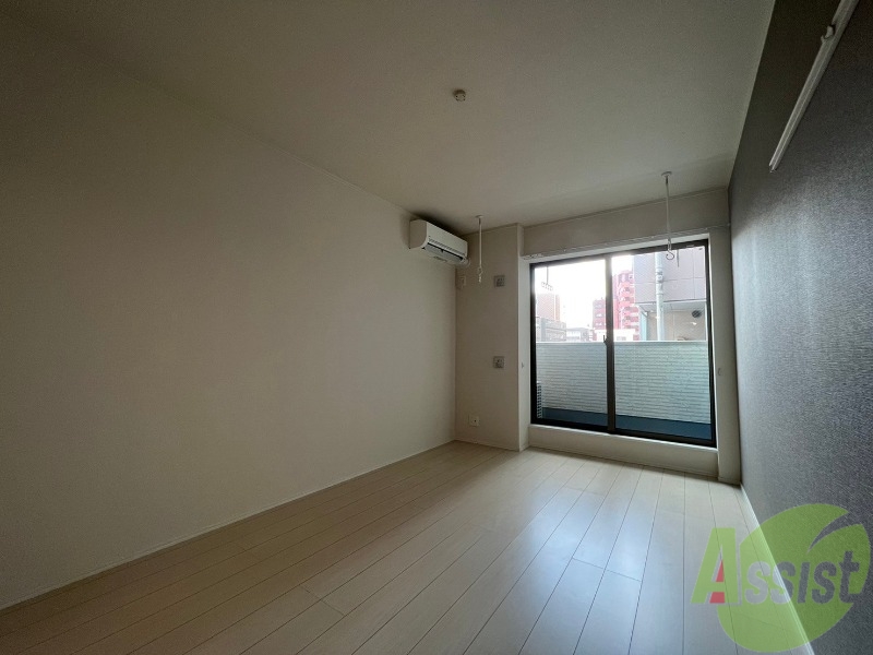 居室・リビング　陽当たりが良く、広々として過ごしやすそうです。