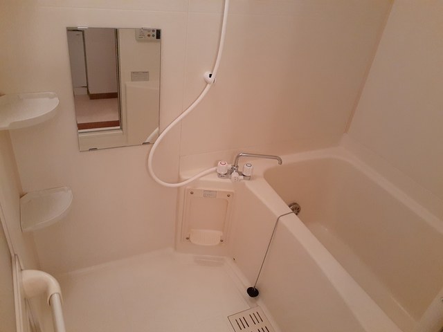 バス・シャワールーム　同建物別号室