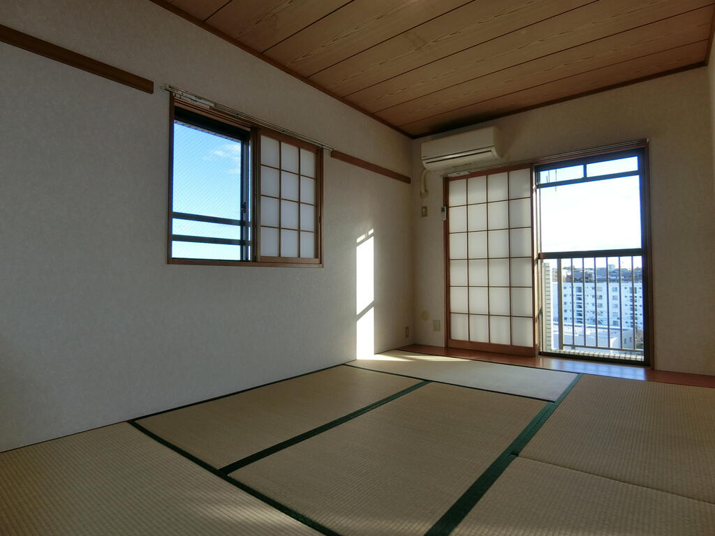 グリーンヒル藤が丘CIIの居間写真