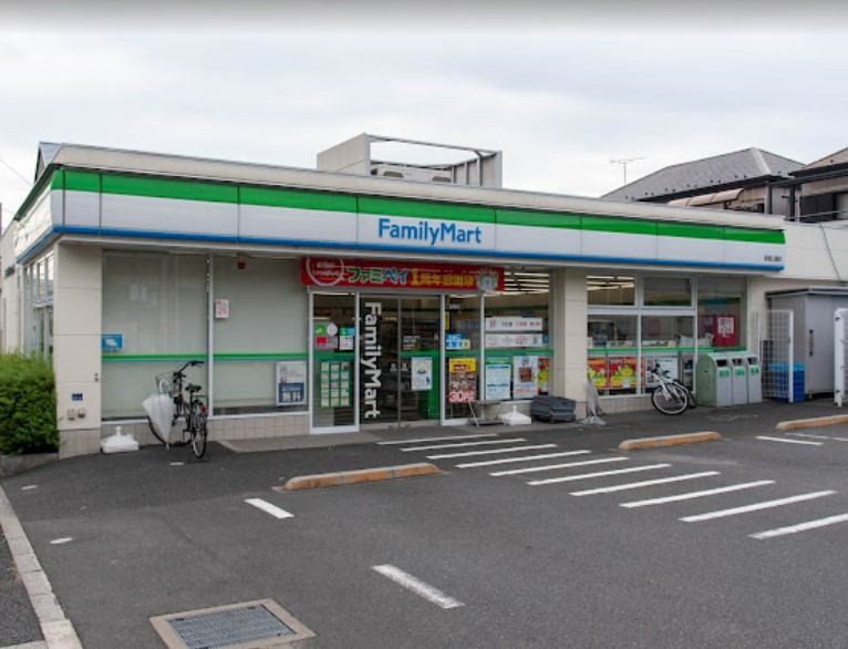 コンビニ　ファミリーマート 板橋三園店（コンビニ）まで226m