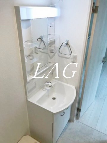 洗面設備　独立洗面台です。