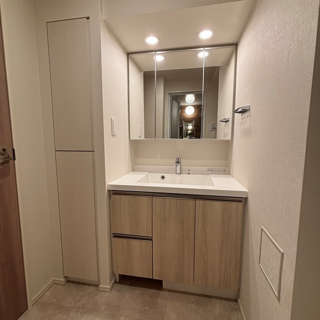 洗面設備　※写真は同タイプ住戸です。