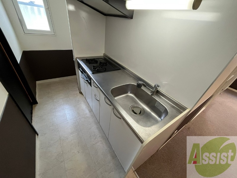 キッチン　システムキッチンでグリルもついているのでお魚も焼けますね。