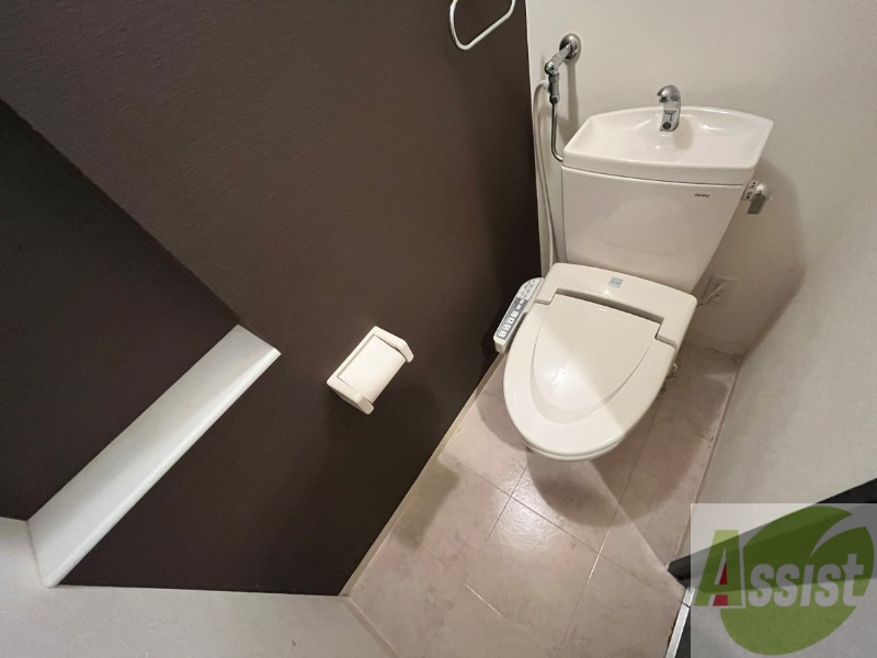 トイレ　ウォシュレット機能がついたトイレ。安心して使用できますね。