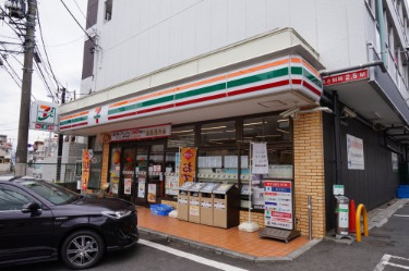 コンビニ　セブンイレブン 梶ケ谷大塚店（コンビニ）まで156m